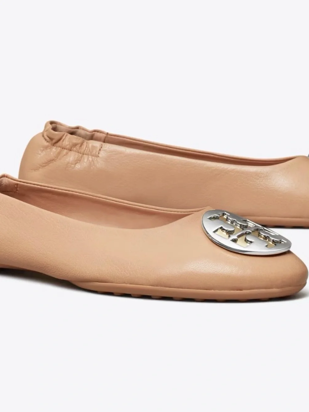 TORY BURCH 147379 SIZE 7 : LIGHT SAND / GOLD / SILVER 236 CLAIRE BALLET LEATHER